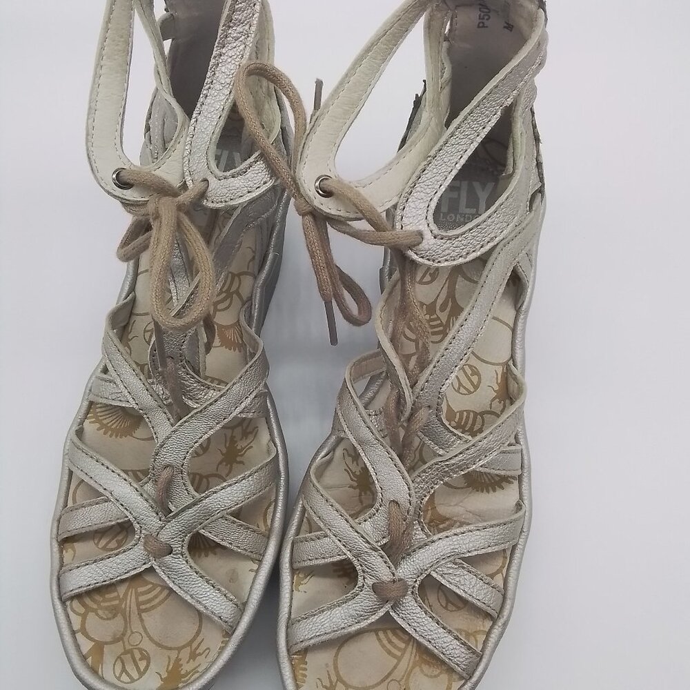 FLY LONDON YUKE METALLIC LEATHER GLADIATOR WEDGE SANDALS SIZE 38/US 7.5 OR 8